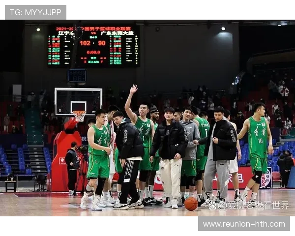 CBA季后赛激战正酣多队争夺决赛席位球迷期待精彩对决